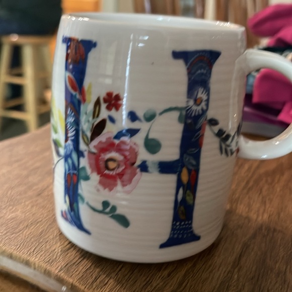Anthropologie H mug - Picture 4 of 4